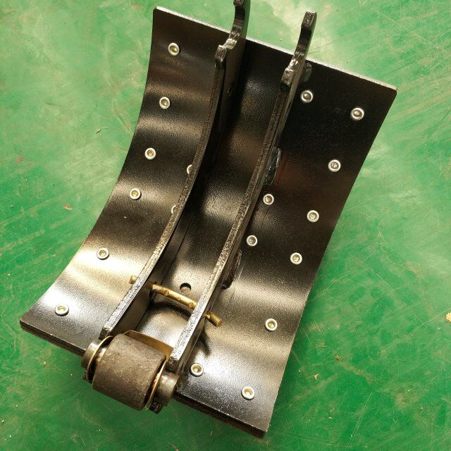 Ferrures d'essieu Les plaquettes de frein conviennent aux essieux de semi-remorques